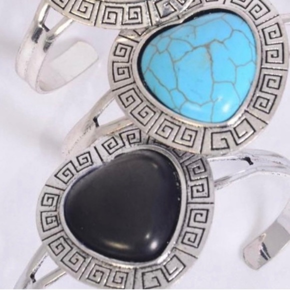 Heart Shaped Turquoise Stone Cuff Bracelet Silver-Tone - Picture 8 of 8